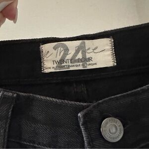 Black Free People jeans ripped at the knee size 24